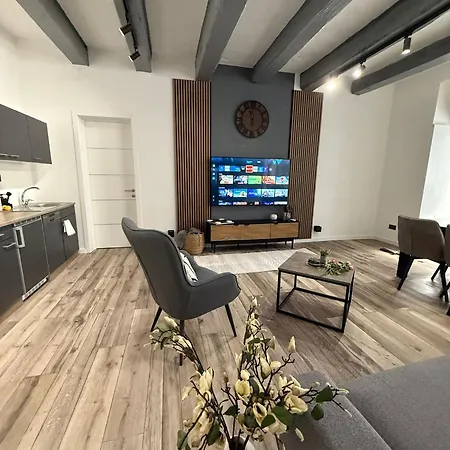 Iconic Apartament