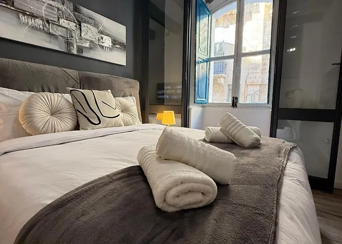 Iconic Daire Valletta